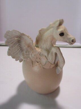 The Hatching Pegasus by Windstone  1991 4” Rare collectible